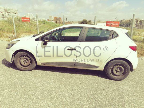 Renault Clio 1.5 DCI · Ano 2015