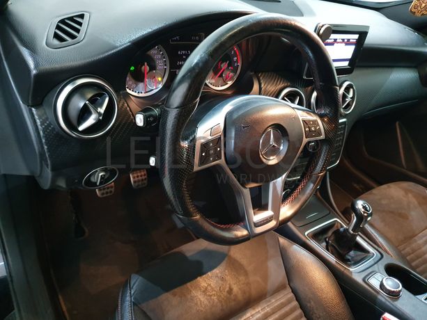 Mercedes-Benz A180 CDI · Ano 2013