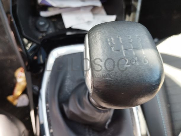 Peugeot 208 · Ano 2022