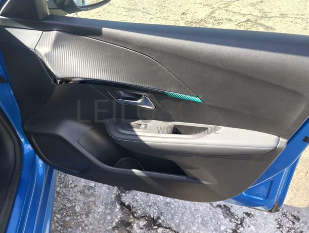 Peugeot 208 · Ano 2022