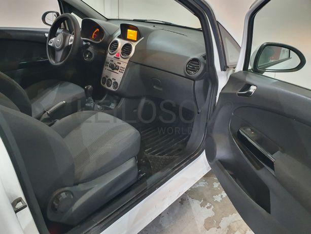 Opel Corsa · Ano 2013