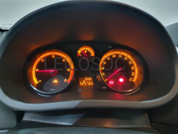 Opel Corsa · Ano 2013