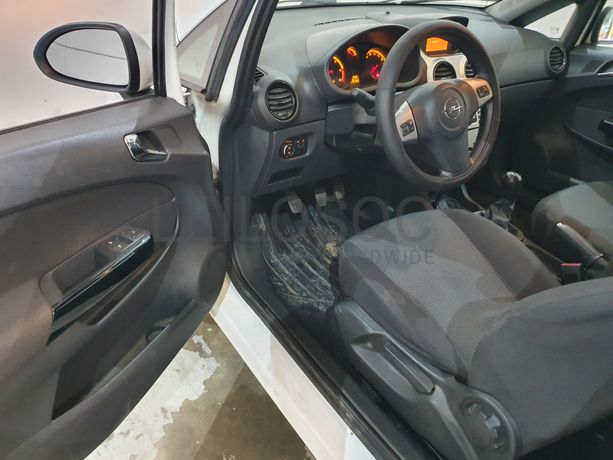 Opel Corsa · Ano 2013