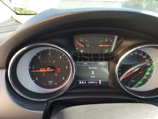 Opel Astra K Sports Tourer 1.6 CDTi · Ano 2017