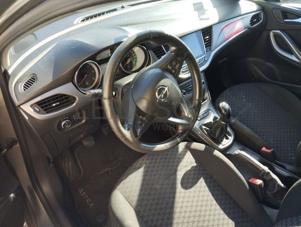 Opel Astra K Sports Tourer 1.6 CDTi · Ano 2017