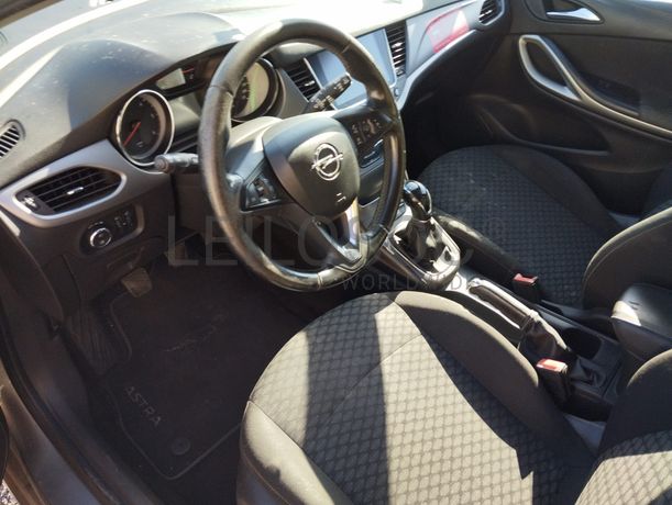 Opel Astra K Sports Tourer 1.6 CDTi · Ano 2017