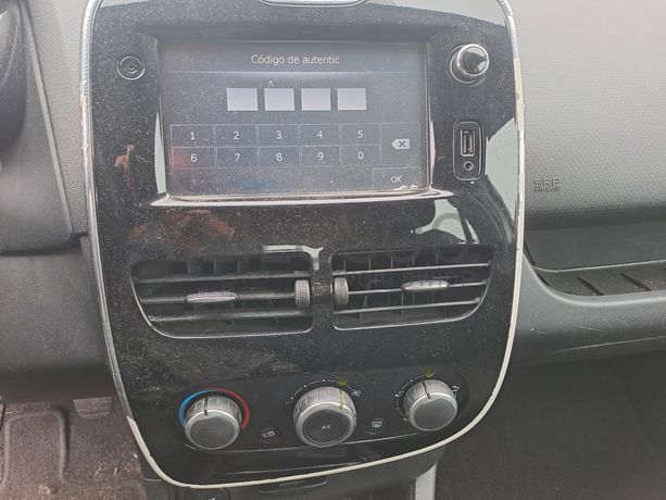 Renault Clio · Ano 2015