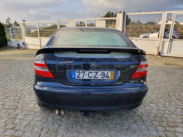 Mercedes-Benz C220 CDI · Ano 2004