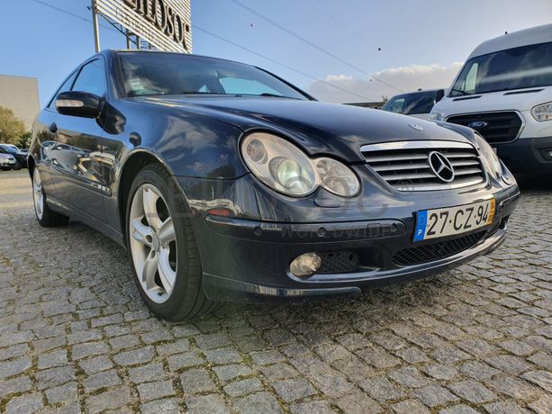 Mercedes-Benz C220 CDI · Ano 2004