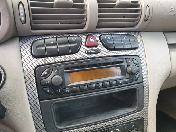 Mercedes-Benz C220 CDI · Ano 2004