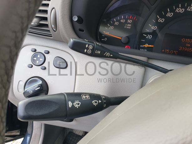 Mercedes-Benz C220 CDI · Ano 2004