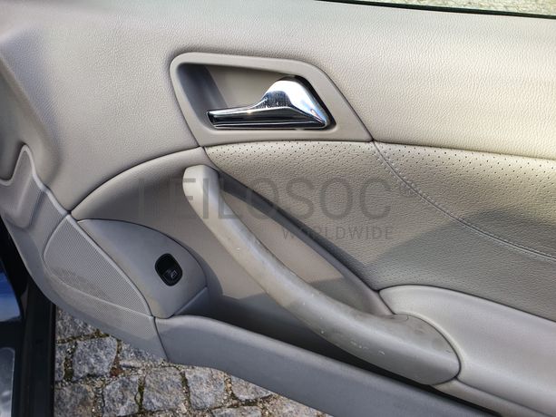 Mercedes-Benz C220 CDI · Ano 2004
