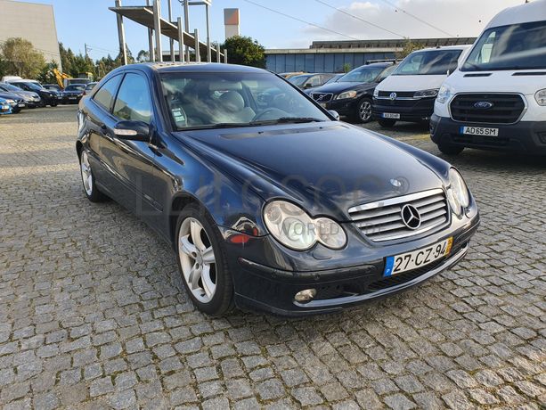 Mercedes-Benz C220 CDI · Ano 2004
