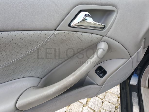 Mercedes-Benz C220 CDI · Ano 2004