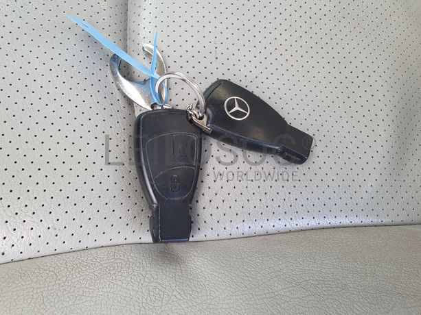 Mercedes-Benz C220 CDI · Ano 2004