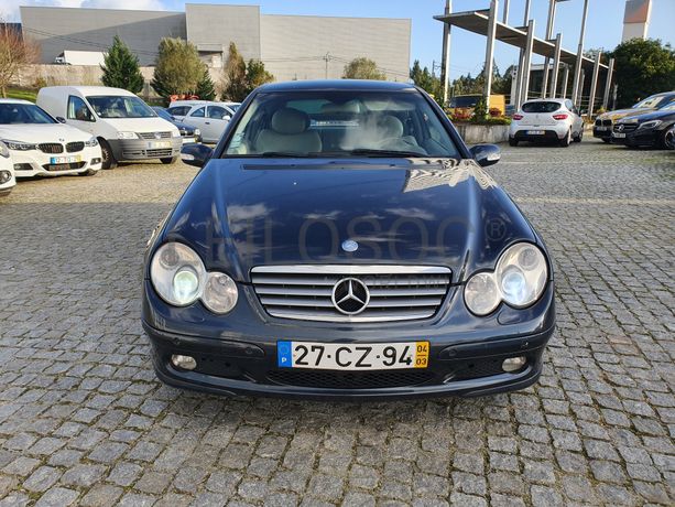 Mercedes-Benz C220 CDI · Ano 2004