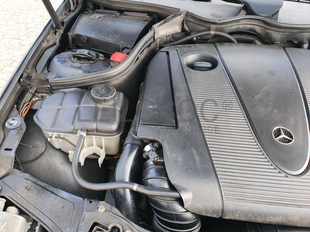 Mercedes-Benz C220 CDI · Ano 2004