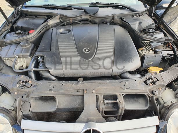Mercedes-Benz C220 CDI · Ano 2004