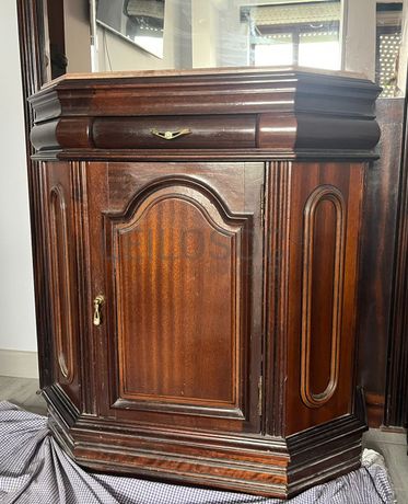 Móvel Entrada · Espelho