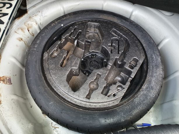 Volkswagen Golf 1.6 TDI · Ano 2011