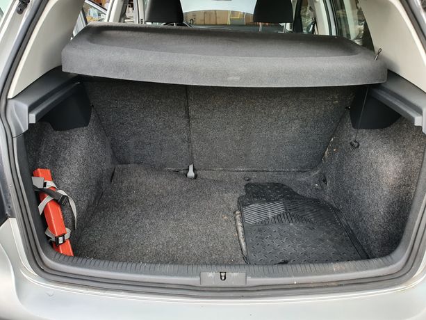 Volkswagen Golf 1.6 TDI · Ano 2011