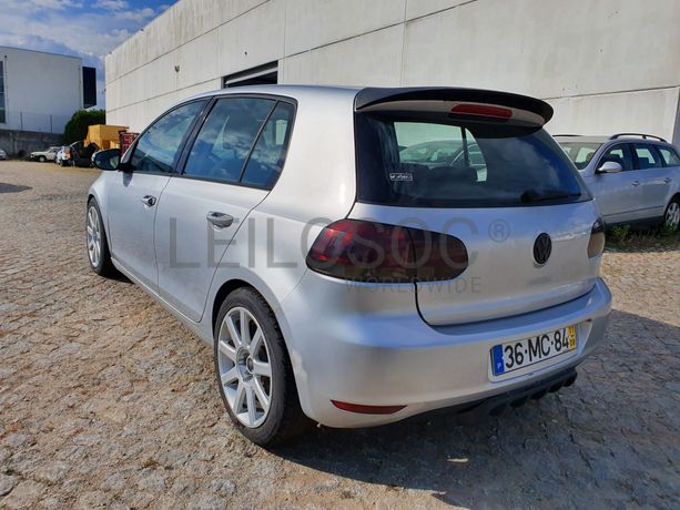 Volkswagen Golf 1.6 TDI · Ano 2011