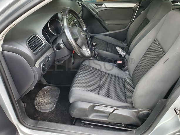 Volkswagen Golf 1.6 TDI · Ano 2011