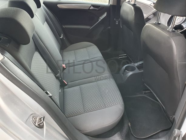 Volkswagen Golf 1.6 TDI · Ano 2011