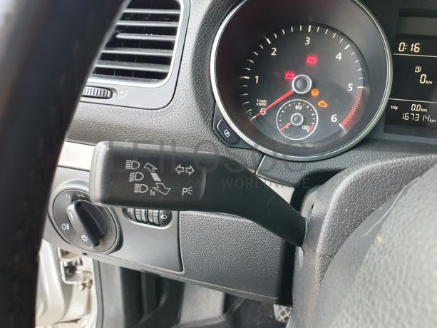 Volkswagen Golf 1.6 TDI · Ano 2011