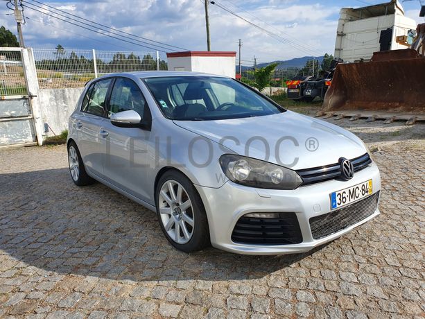Volkswagen Golf 1.6 TDI · Ano 2011