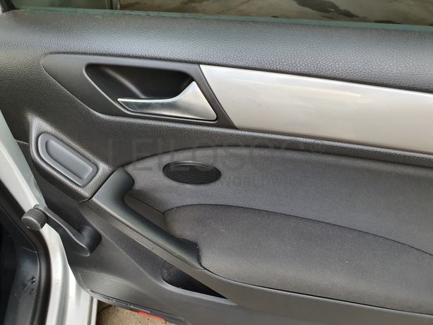 Volkswagen Golf 1.6 TDI · Ano 2011