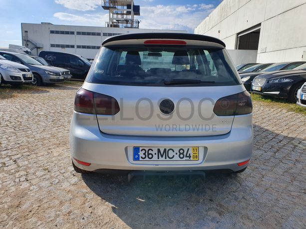 Volkswagen Golf 1.6 TDI · Ano 2011