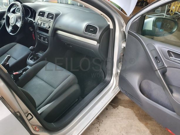 Volkswagen Golf 1.6 TDI · Ano 2011