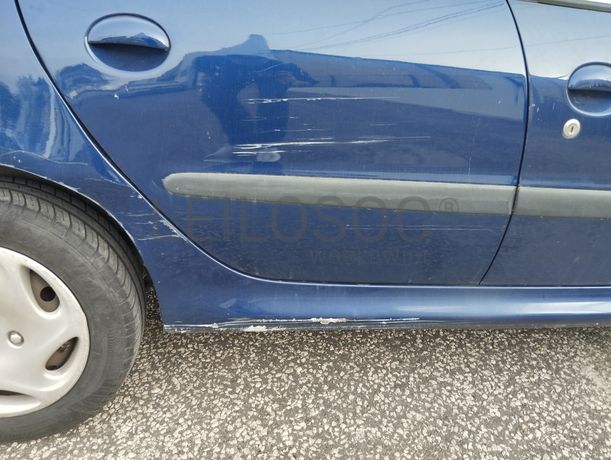 Peugeot 206 · Ano 2002