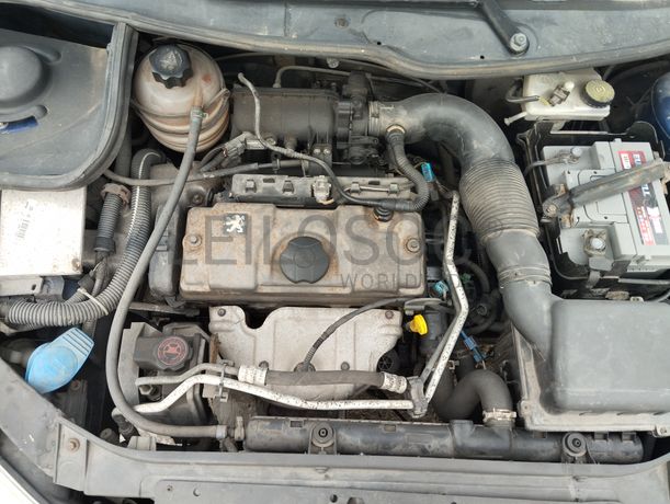 Peugeot 206 · Ano 2002