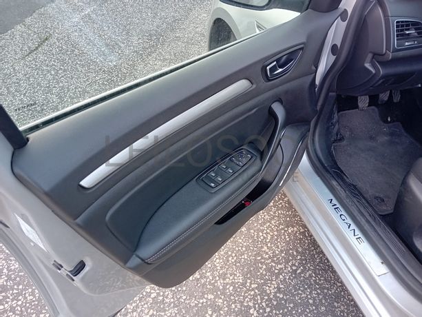 Renault Mégane IV Sport Tourer · Ano 2017