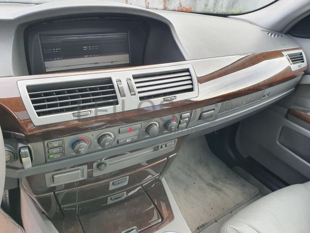 BMW 735i · Ano 2003