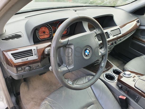 BMW 735i · Ano 2003