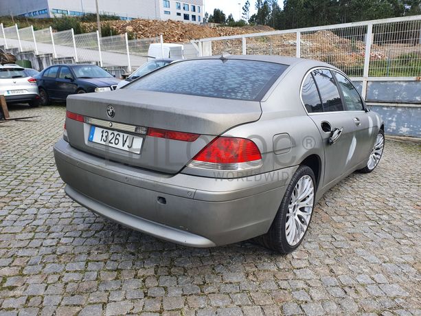 BMW 735i · Ano 2003