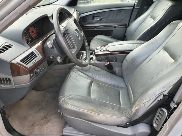 BMW 735i · Ano 2003