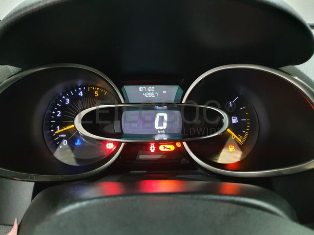 Renault Clio · Ano 2016