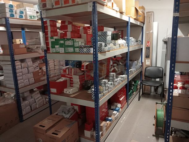 Stock Material Elétrico · Equipamento de Escritório