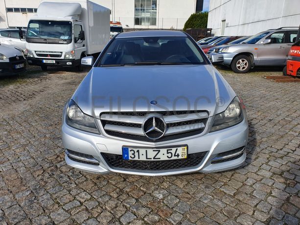 Mercedes-Benz C220 Coupé · Ano 2011