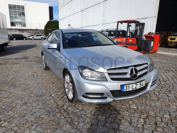 Mercedes-Benz C220 Coupé · Ano 2011