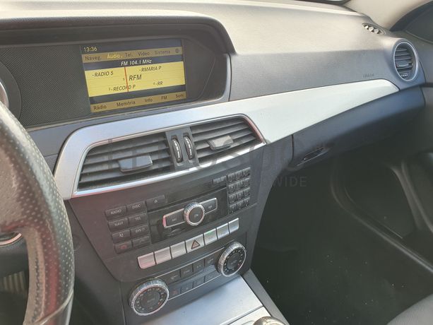 Mercedes-Benz C220 Coupé · Ano 2011