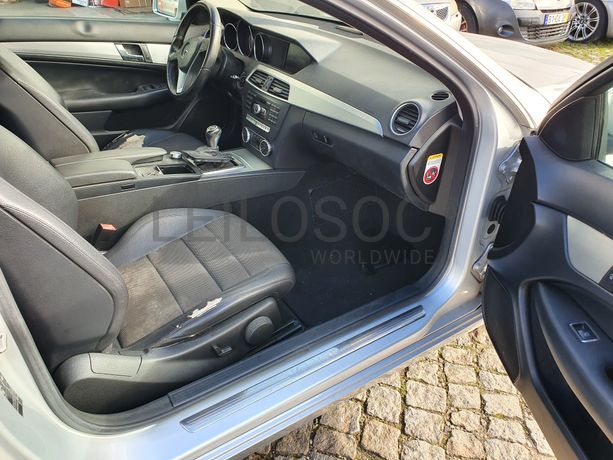 Mercedes-Benz C220 Coupé · Ano 2011