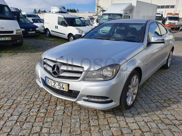 Mercedes-Benz C220 Coupé · Ano 2011