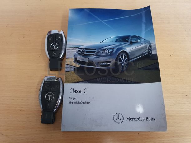 Mercedes-Benz C220 Coupé · Ano 2011