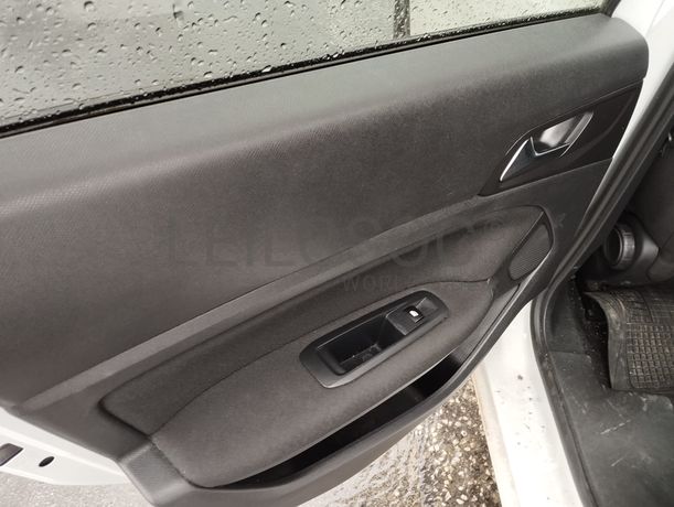 Peugeot 308· Ano 2015