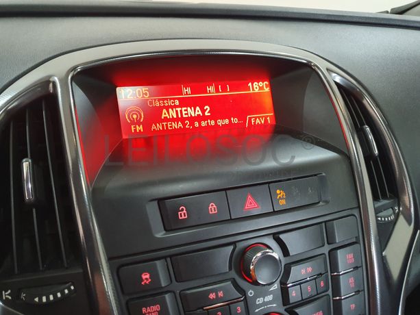 Opel Astra · Ano 2011